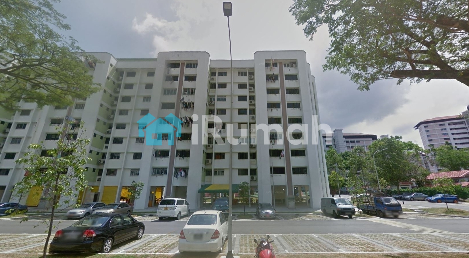 Partially Furnished HDB For Sale At Blk 241, Jurong East St 24, Jurong East  | iRumah